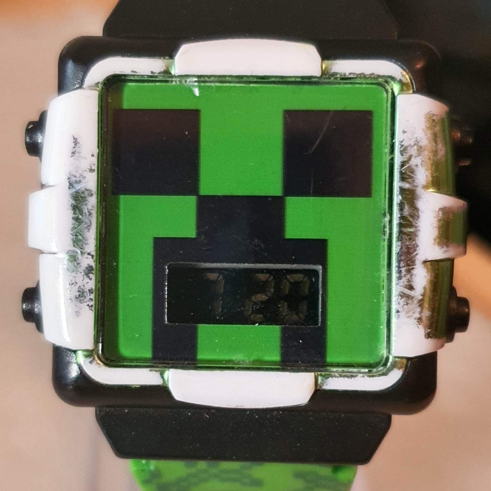 🦋10/$20🦋 Minecraft by Accutime Green/Black Boy's Digital Light Up Watch